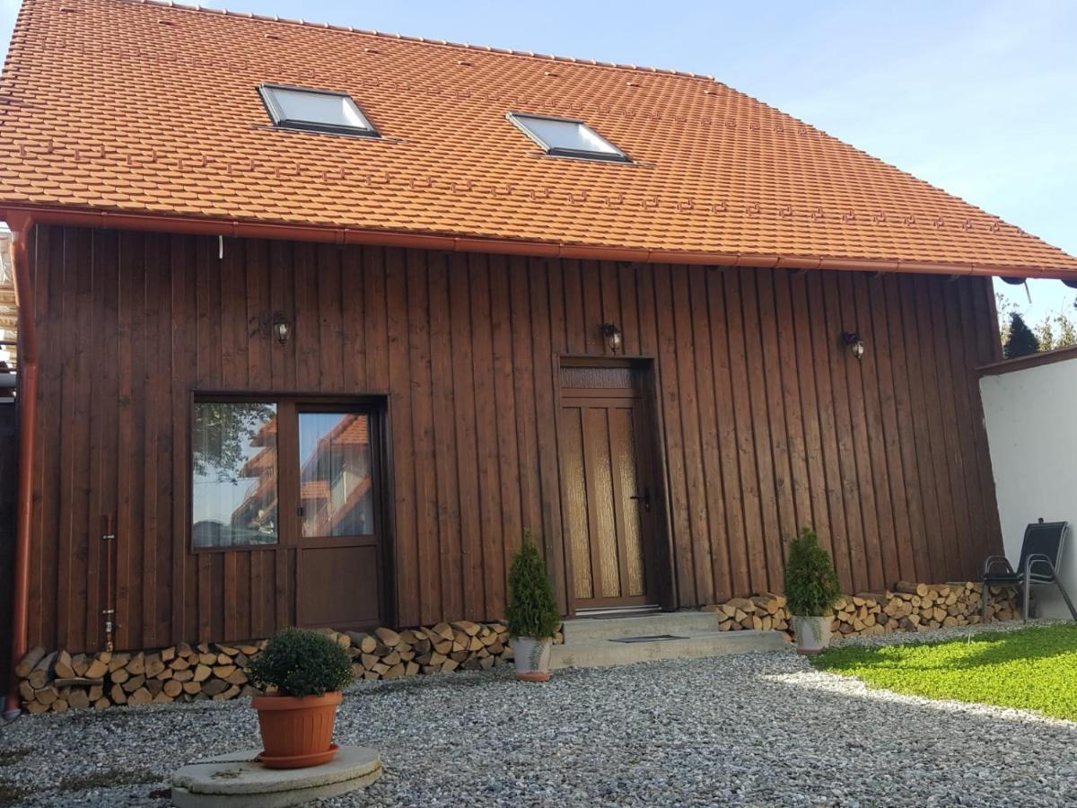 Отель Casa Sura Sasilor Сибиу Экстерьер фото